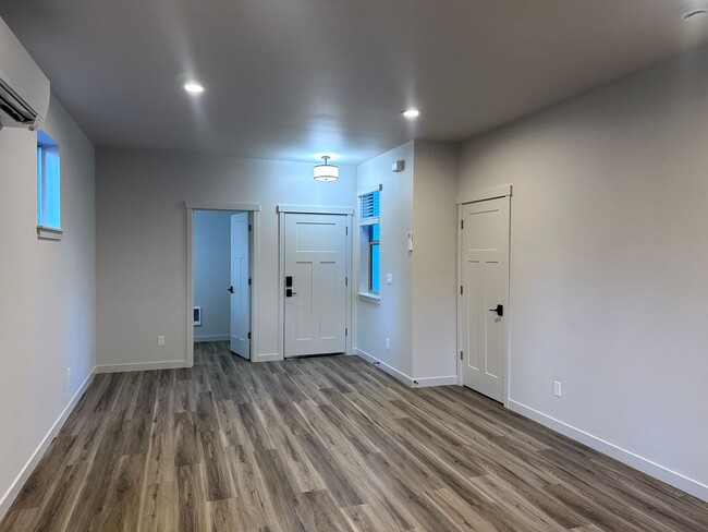 Building Photo - BRAND NEW 2 Bedroom - Available 5/5