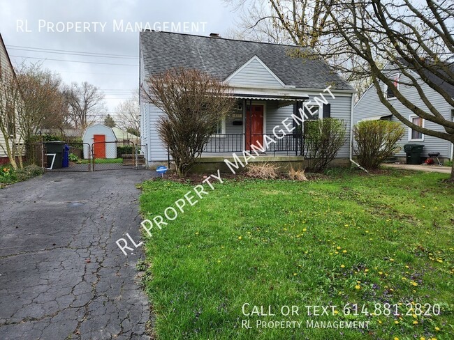 Primary Photo - Beautiful 3 bedroom 1 bathroom home with l...