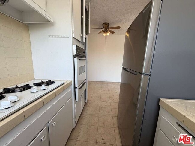 Building Photo - 1308 N Poinsettia Pl