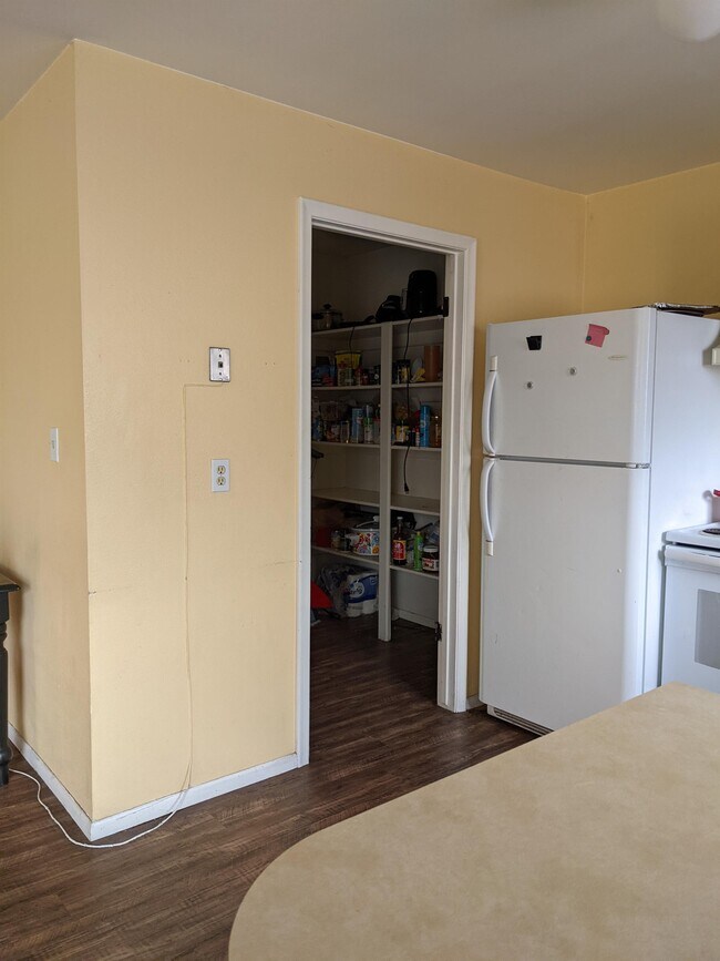 Building Photo - 1728 N 550 W