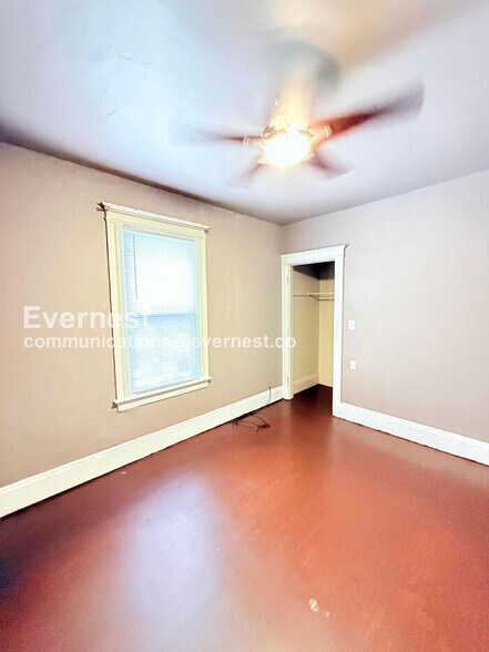 Building Photo - 4443 Elmwood St