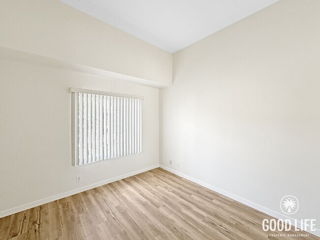 Building Photo - Fully Renovated 2BD/2.5BA in Aliso Viejo | Fireplace, Private Patio, Pool/Spa & Attached Garage