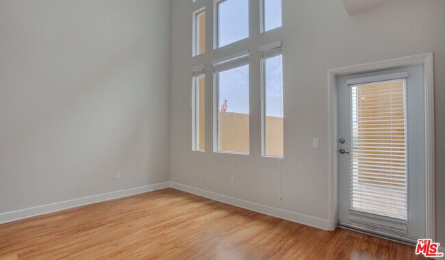 Building Photo - 340 Hauser Blvd