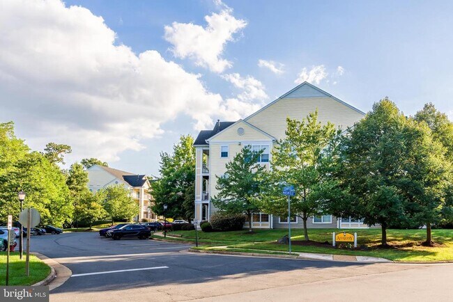 Building Photo - 20901 Cedarpost Square