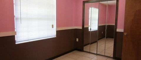 Building Photo - 2200 Oakview Cir