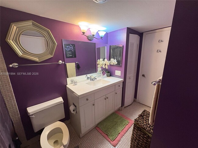 Building Photo - 4152 Inverrary Dr