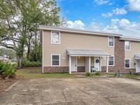 Building Photo - 401 Hickory Ave