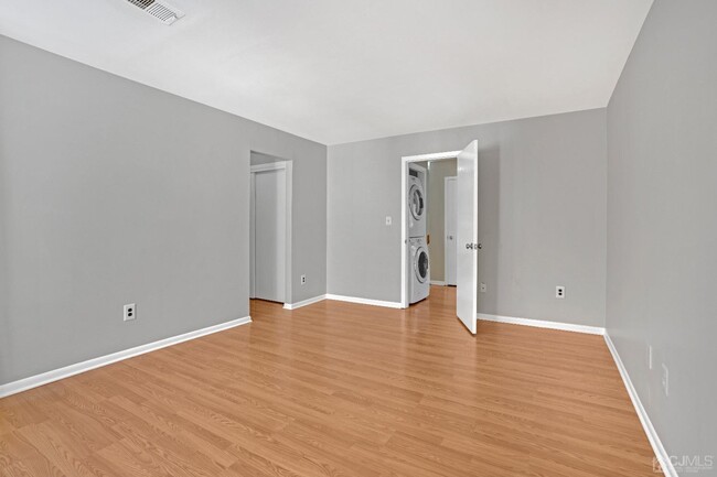 Building Photo - 1090 Schmidt Ln