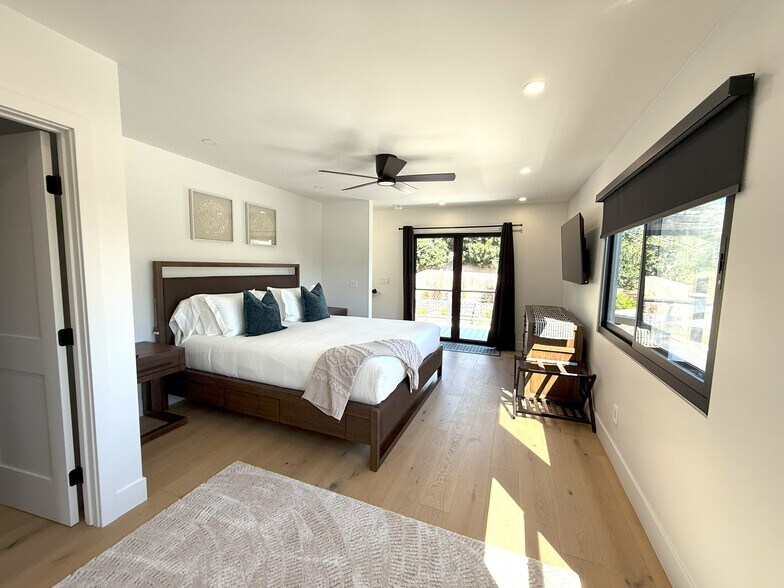 Primary bedroom with large closet and bathroom - 3434 Talbot St