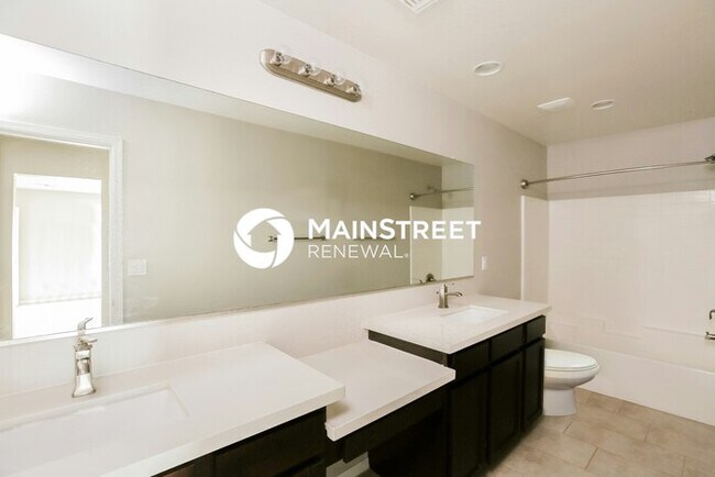 Building Photo - 3 Bedroom Pet-Friendly Home in Phoenix, AZ...