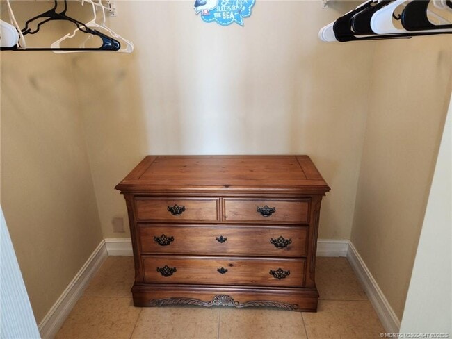 Building Photo - 10680 S Ocean Dr