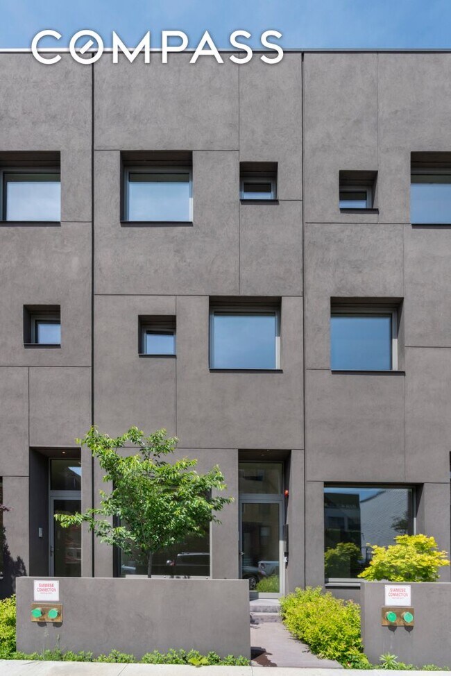 Building Photo - 33 Carroll St