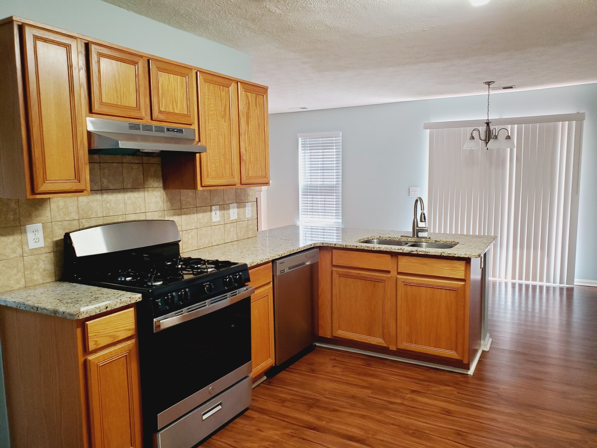 Building Photo - 1621 Sparrow Wood Ln SW