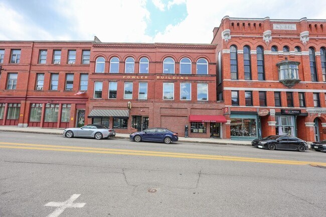 Building Photo - 26 Pleasant St