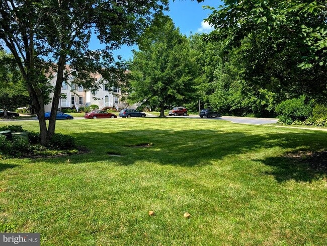 Building Photo - 204 River Birch Cir
