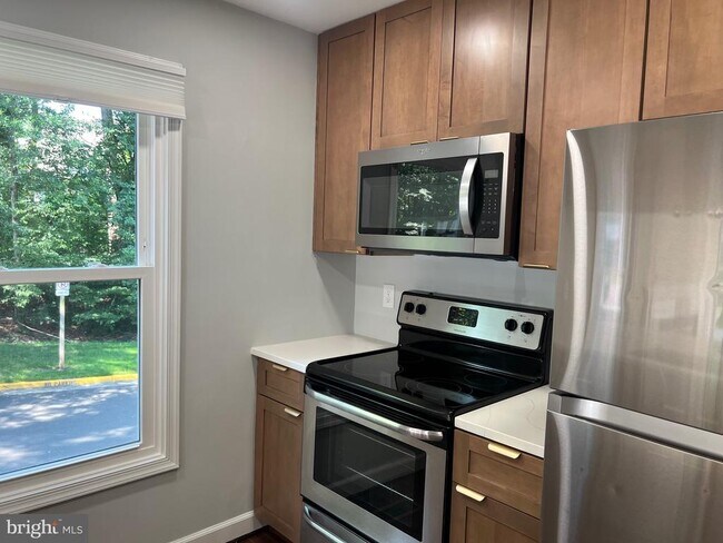 Building Photo - 12149 Salemtown Dr