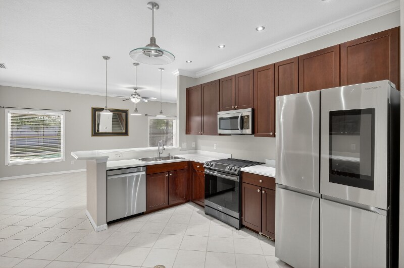 Building Photo - 8250 Silver Birch Way