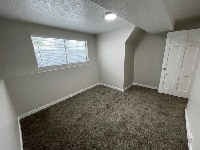 Building Photo - Beautiful 4 Bed 2 Bath House in Taylorsville!