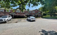 Building Photo - 1201 Green Oaks Ln
