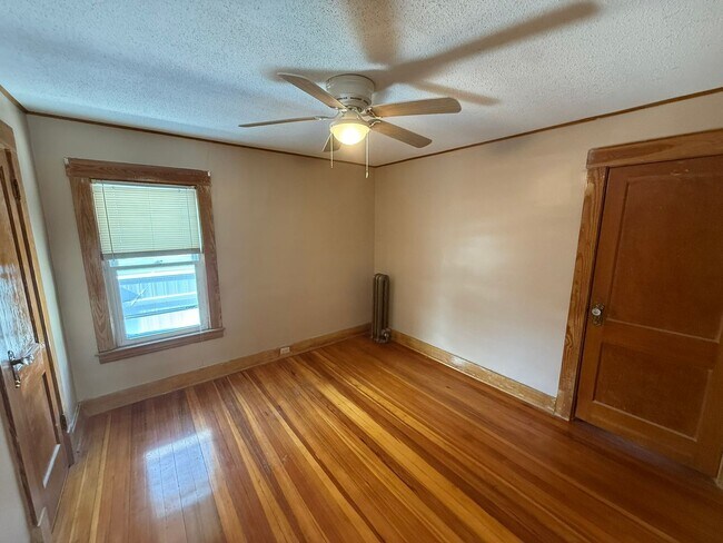 Building Photo - 99-101 Mooreland St