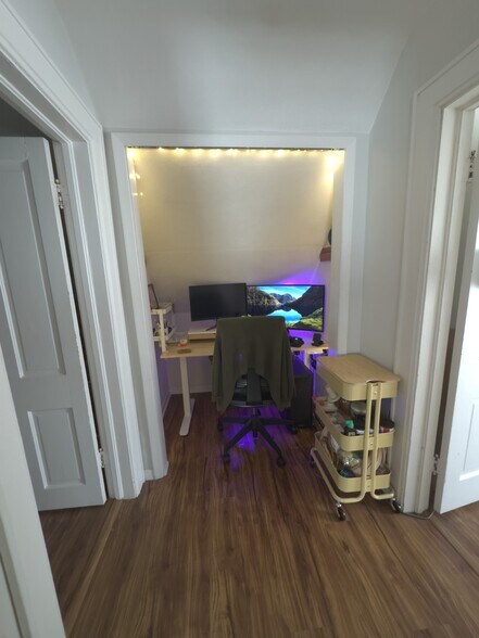 Building Photo - 2214 Winnebago St