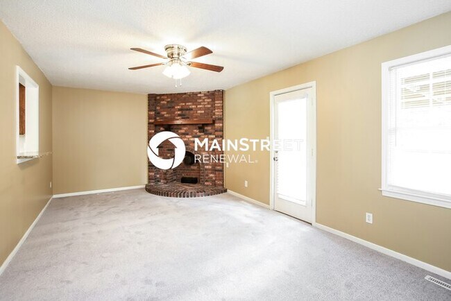Building Photo - 3 Bedroom Pet-Friendly Home in Belton, MO with Main Street Renewal