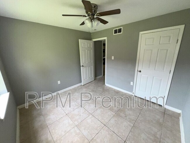 Building Photo - 5159 Baker Blvd