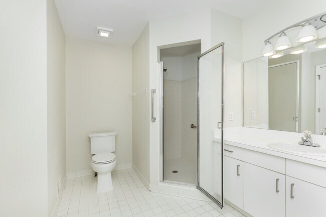 Building Photo - 37743 Avon Ln