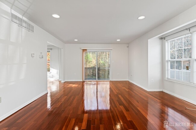 Building Photo - 5 Parker Way