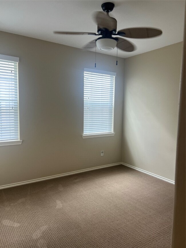Building Photo - 2129 Kemah Village Dr