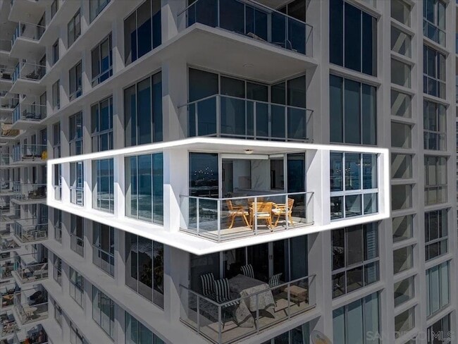 Building Photo - 1830 Avenida Del Mundo