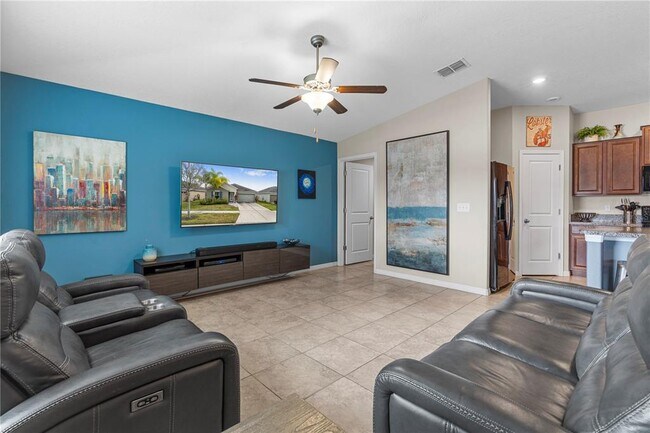 Building Photo - 17110 White Mangrove Dr