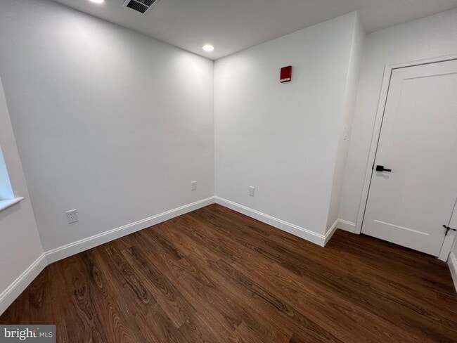 Building Photo - 2145 Elkins Ave