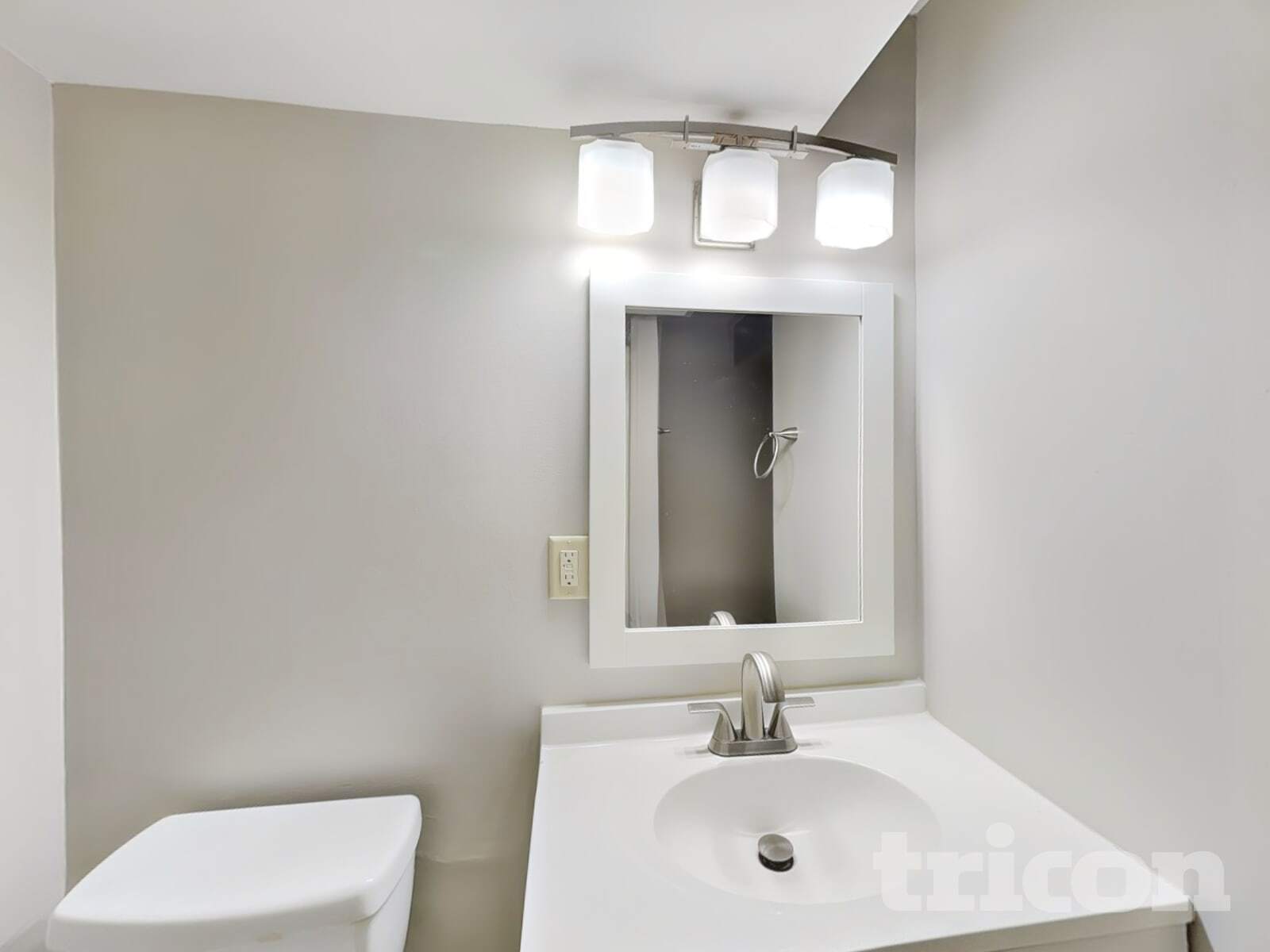 Building Photo - 4010 Monroe St NE