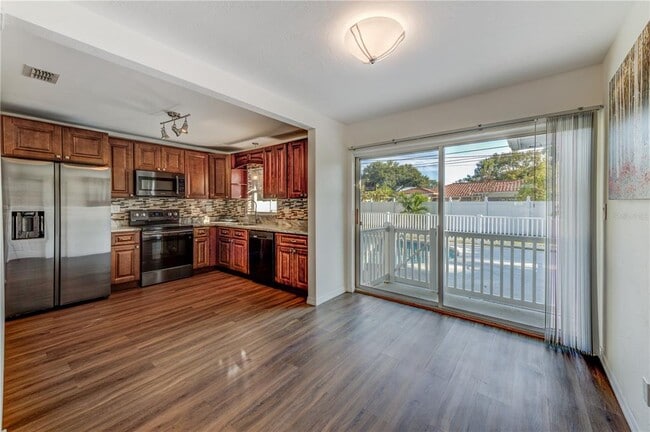 Building Photo - 5244 35th Terrace N