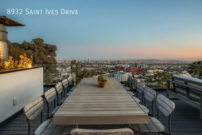 Building Photo - 8932 St Ives Dr