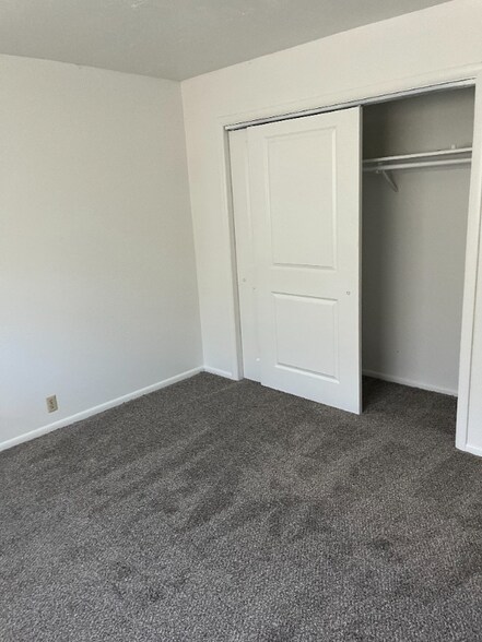 Building Photo - 245 W 200 S