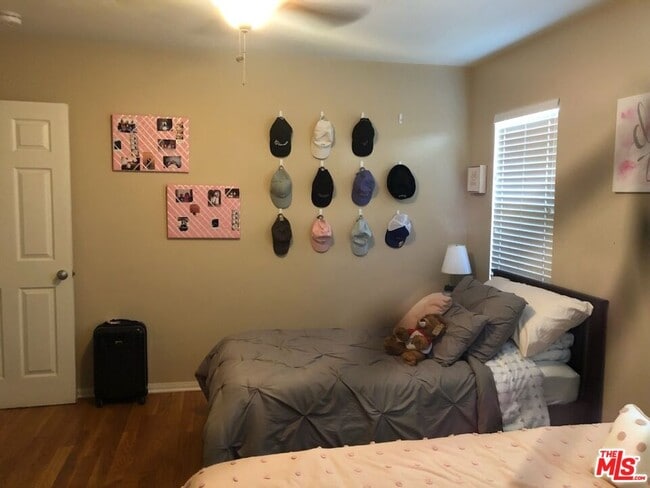 Building Photo - 8318 Altavan Ave