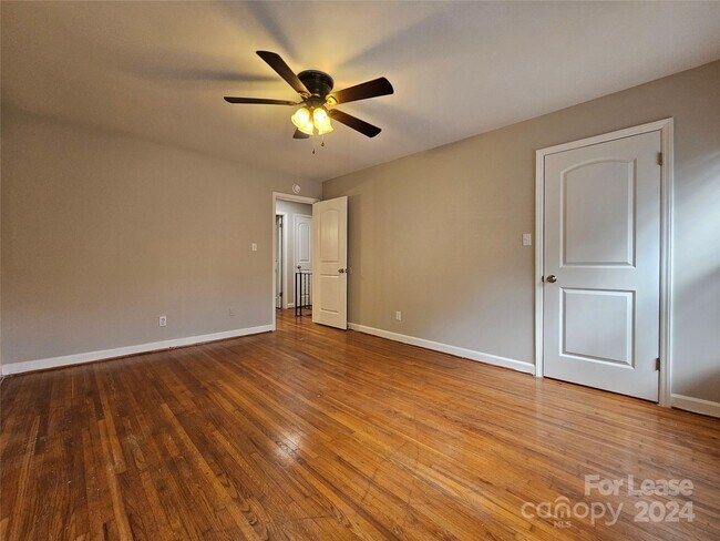 Building Photo - 407 S Chester St