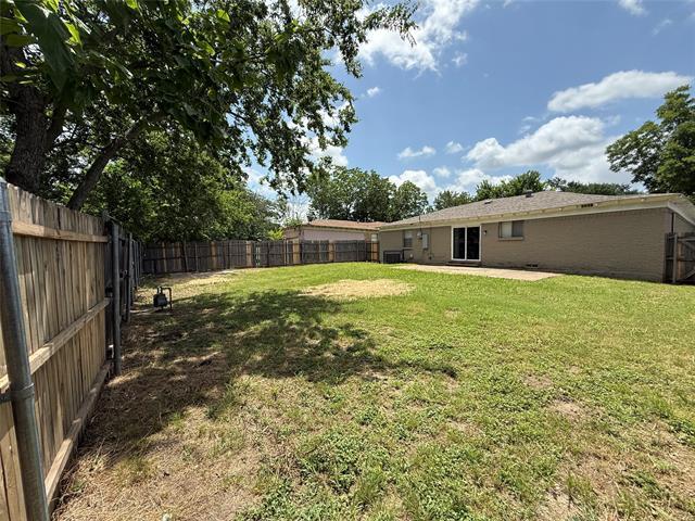 Building Photo - 10023 Muskogee Dr