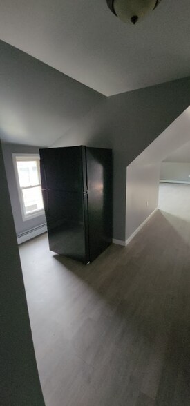 Building Photo - 130 Edgewood St