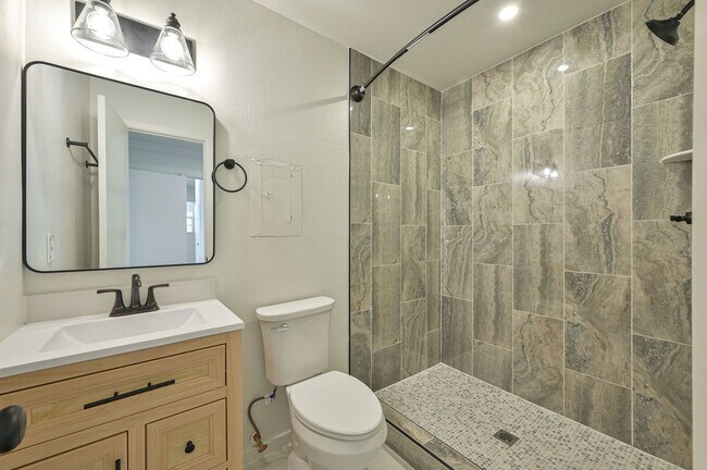 Building Photo - 416 Betty Ln