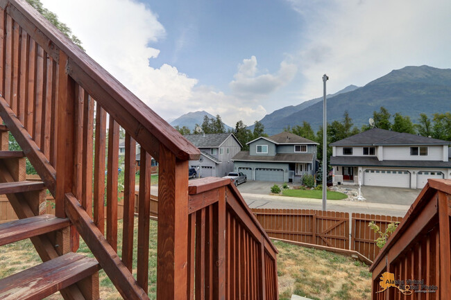 Building Photo - Eagle Crossing w/ Mountain Views