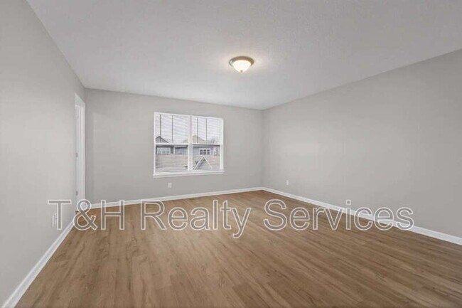 Building Photo - 156 Haugh St