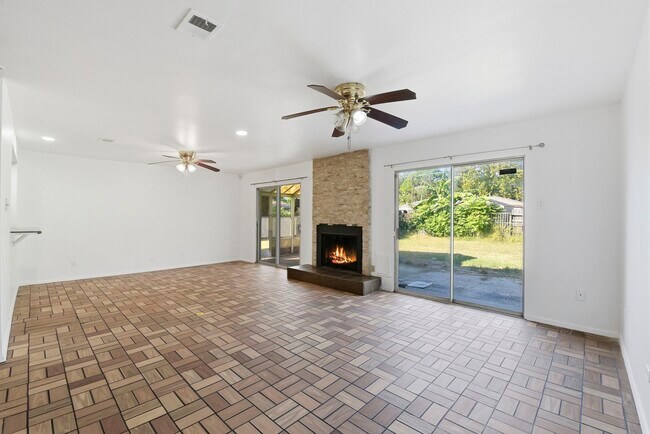 Building Photo - 7138 Mobud Dr