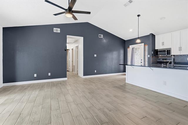 Building Photo - 7009 Shadow Bend Dr