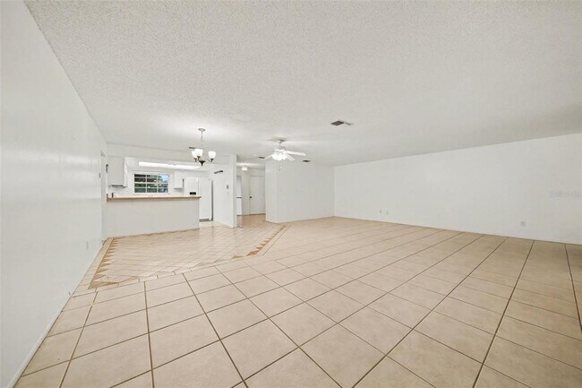 Building Photo - 5033 Loyola Ln