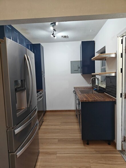 Building Photo - 76 NE 170th St