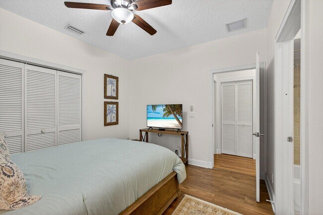 Building Photo - 13656 Carlton St