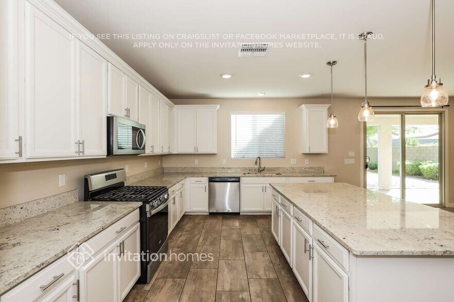 Building Photo - 2351 W Jessica Ln